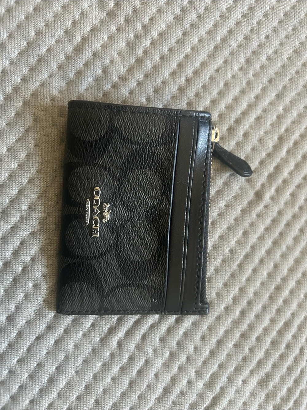 Coach Mini Skinny Id Case as is condition